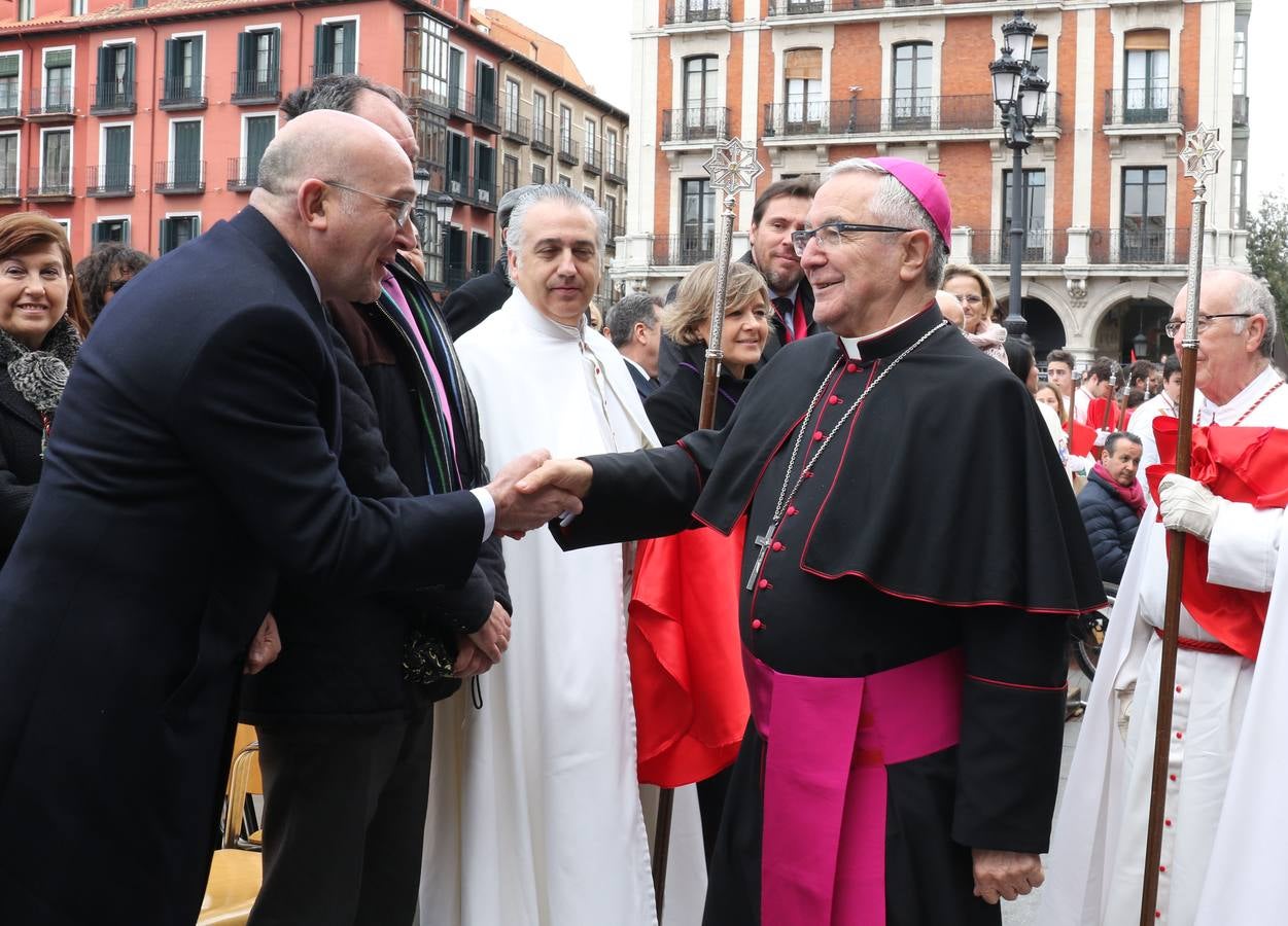 Por indicaciones del Museo Nacional de Escultura, las Siete Palabras no estuvieron representadas por los siete pasos, de forma que únicamente el Cristo de las Mercedes junto a los dos ladrones presidieron el acto