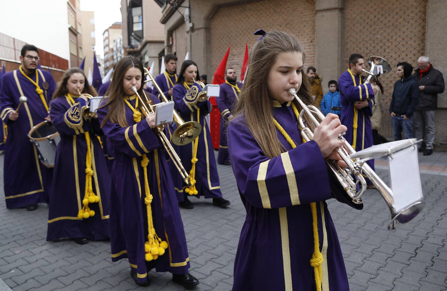 Fotos: Procesión de Los Pasos en Palencia