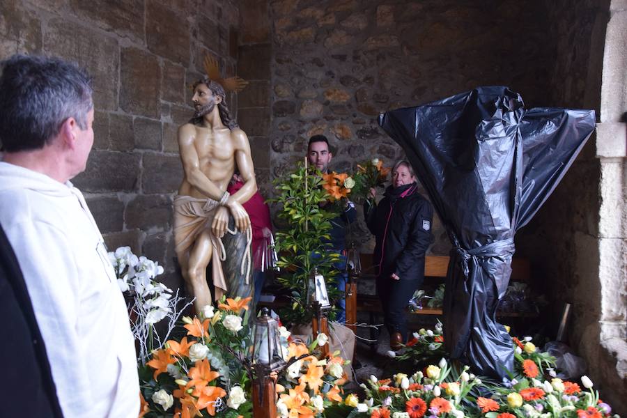 Fotos: La nieve impide la procesión general de Guardo, que sí celebra el Via Crucis