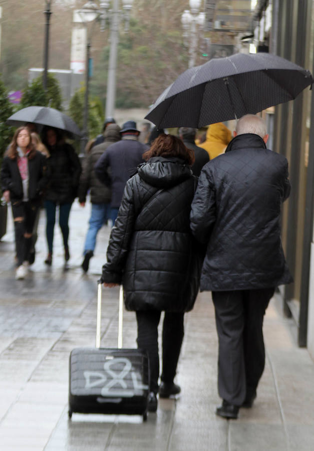 La Iglesia de la Vera Cruz, la iglesia de Nuestro Padre Jesús el Nazareno y la iglesia de las Angustias fueron algunas de las iglesias que abrieron sus puertas para poder ver las imágenes ya que por la lluvia no pudieron hacer su recorrido por las calles vallisoletanas. 