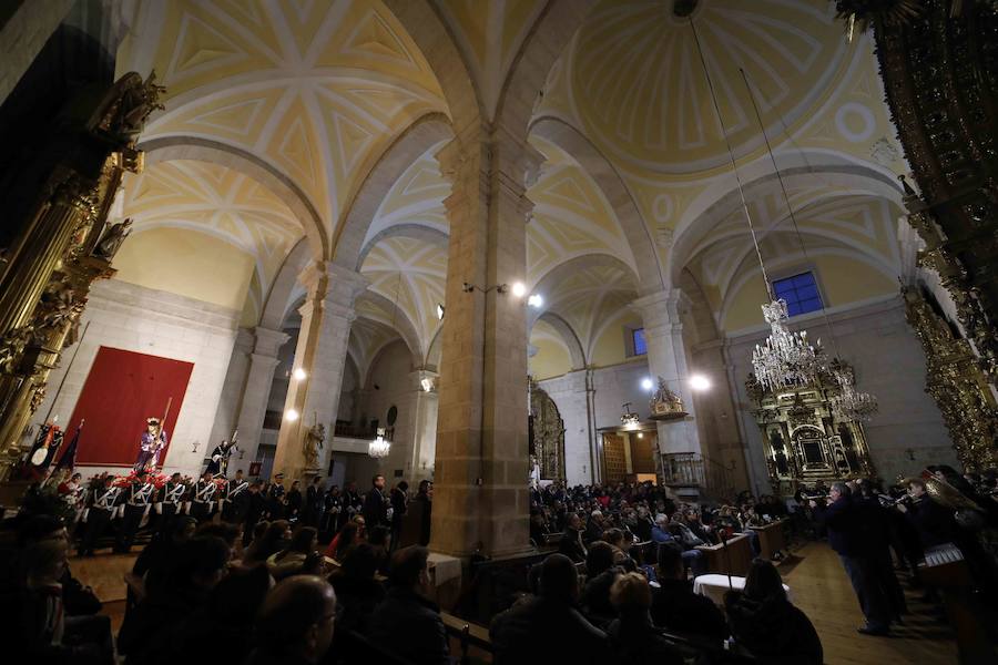 La lluvia, que empezó a caer a media tarde, hizo imposible que la Procesión Penitencial General del Viernes Santo se celebrase ayer en Peñafiel. 