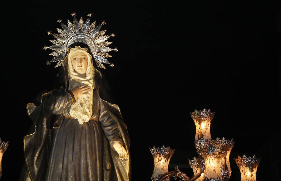 Fotos: La Virgen de la Soledad llena las calles de Palencia