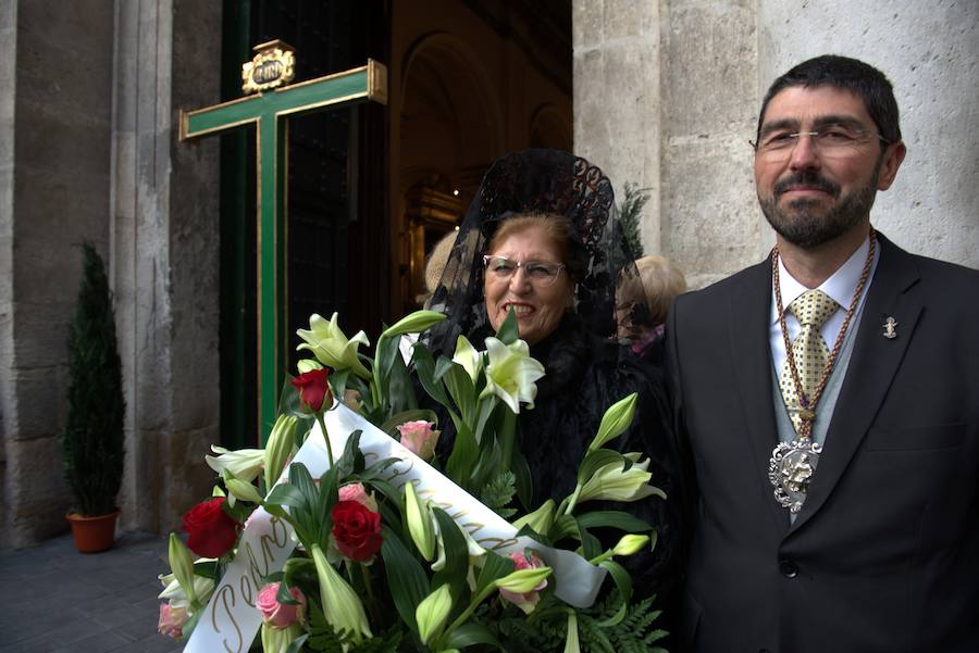 Fotos: Ofrecimiento de los Dolores de Valladolid a la Santísima Virgen