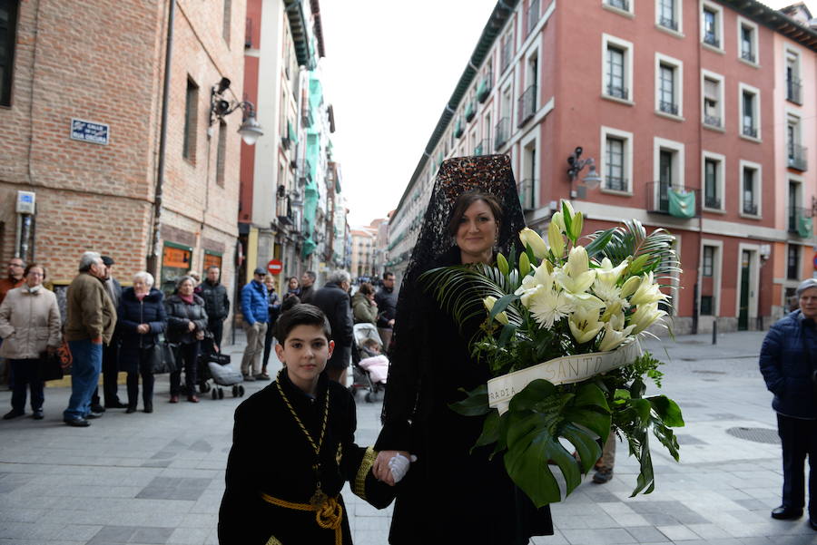 Fotos: Ofrecimiento de los Dolores de Valladolid a la Santísima Virgen