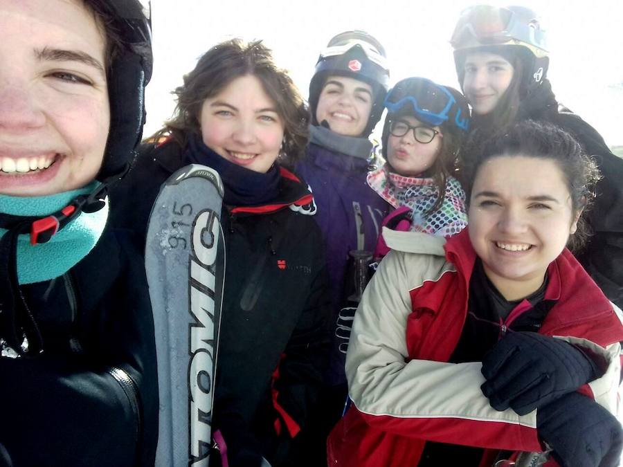 Fotos: Los jóvenes de Hornillos de Cerrato en la nieve
