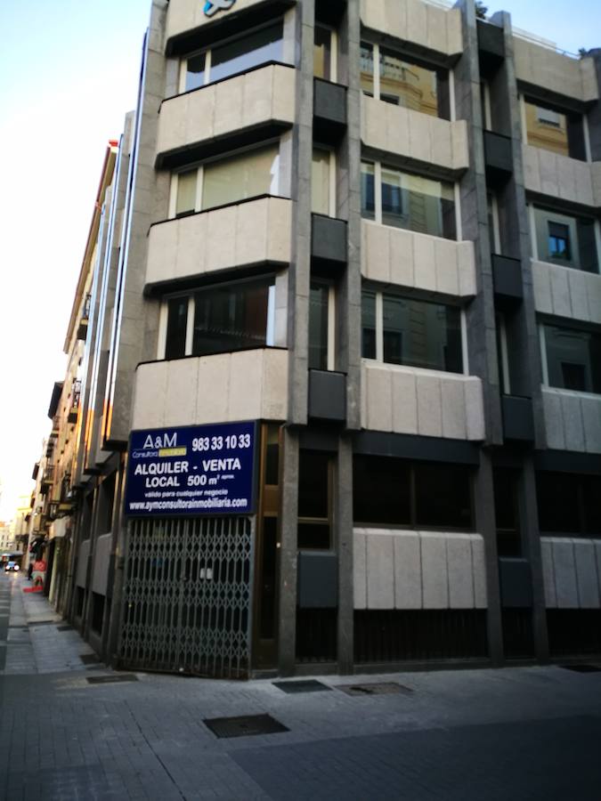 Alcalleres. Un alquiler o venta de un local de 500 metros, con planta de calle, semisótano y sótano.