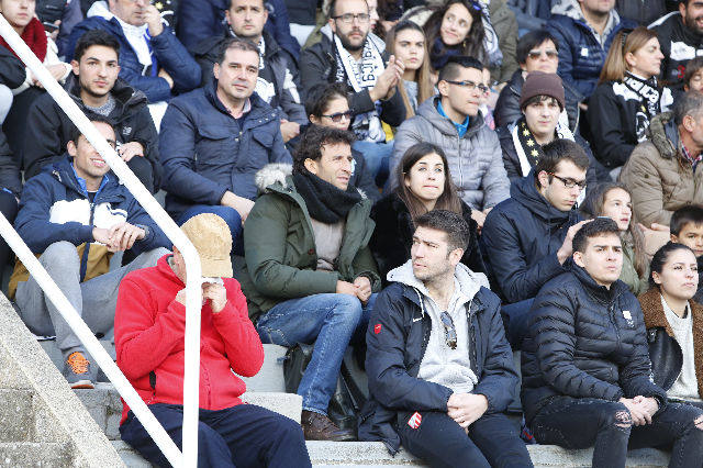 El equipo salmantino ha logrado un importante triunfo en su aspiración de proclamarse campeón del grupo VIII de Tercera, al derrotar a la Bañeza, que se adelantó en el marcador.