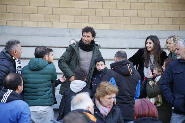 El equipo salmantino ha logrado un importante triunfo en su aspiración de proclamarse campeón del grupo VIII de Tercera, al derrotar a la Bañeza, que se adelantó en el marcador.