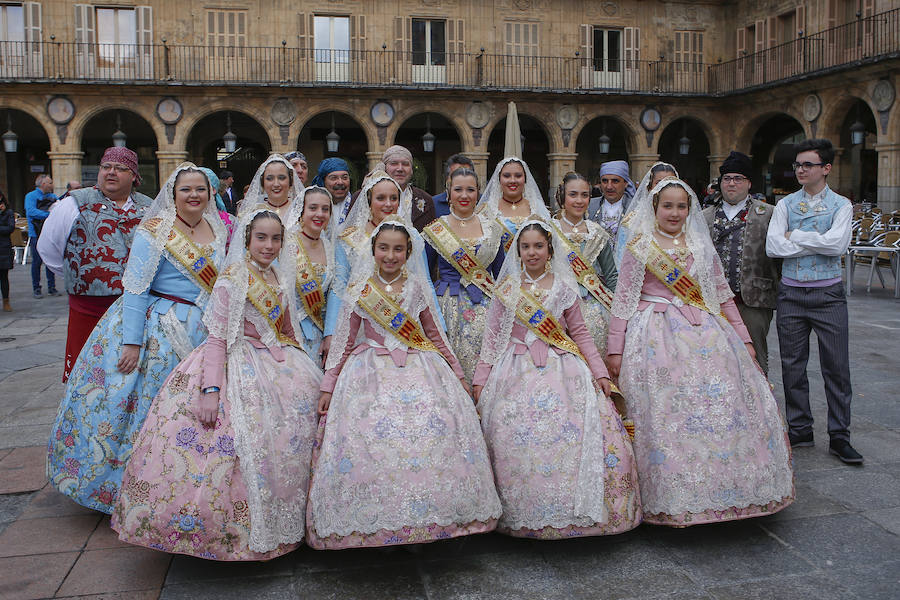 Más de 2.000 valencianos han cruzado media España para acercar a Salamanca sus fiestas más internacionales.