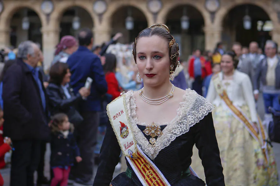 Más de 2.000 valencianos han cruzado media España para acercar a Salamanca sus fiestas más internacionales.