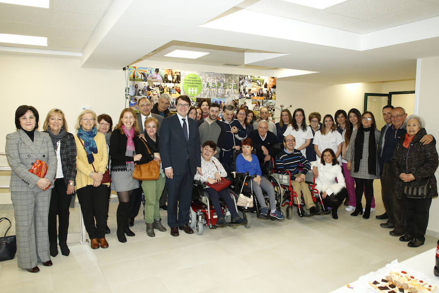 Este nuevo centro, con 601 metros cuadrados construidos y ubicado entre las calles Juan del Encina y Don Bosco, permitirá ampliar en una treintena de plazas el Centro de Día situado en Villamayor