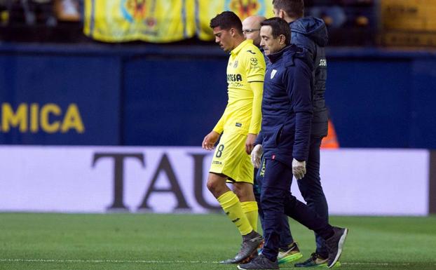 Fornals se tuvo que retirar en el Villarreal-Athletic tras desmayarse.