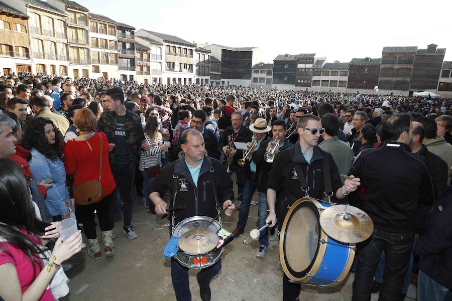 Fotos: Concentración de charangas en Peñafiel