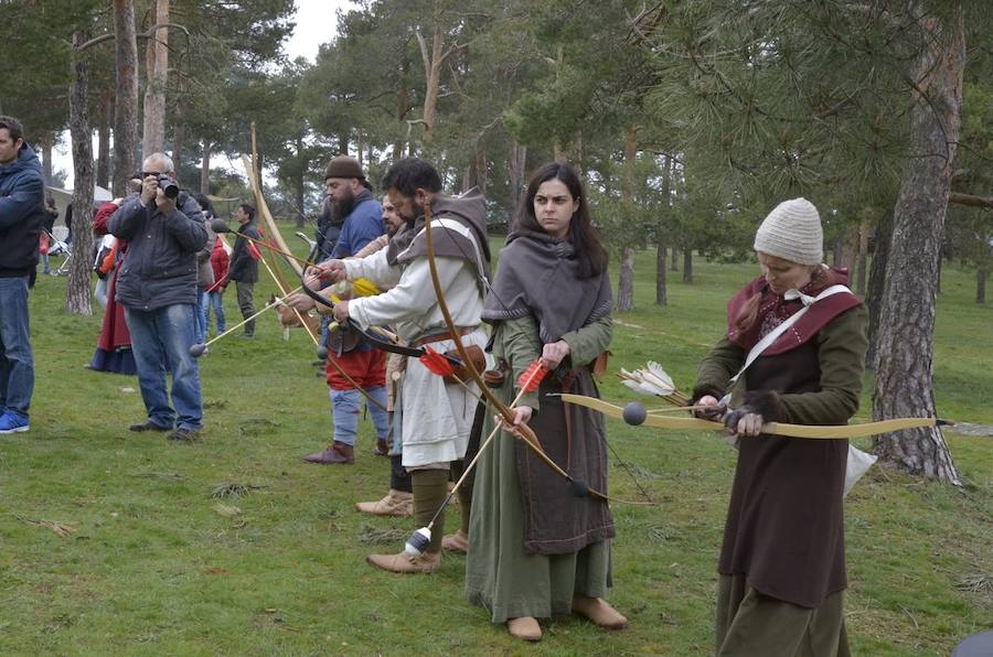 Fotos: Escenificación de una batalla entre tropas hispanas y vikingas