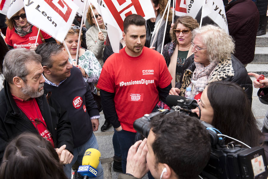 Fotos: Concentración de pensionistas en Segovia