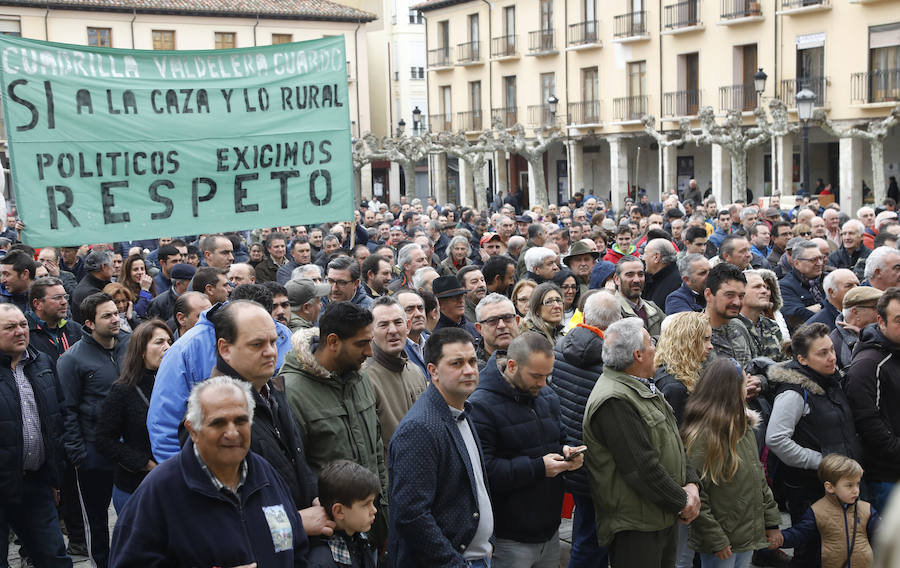 Fotos: Los Cazadores piden respeto en Palencia