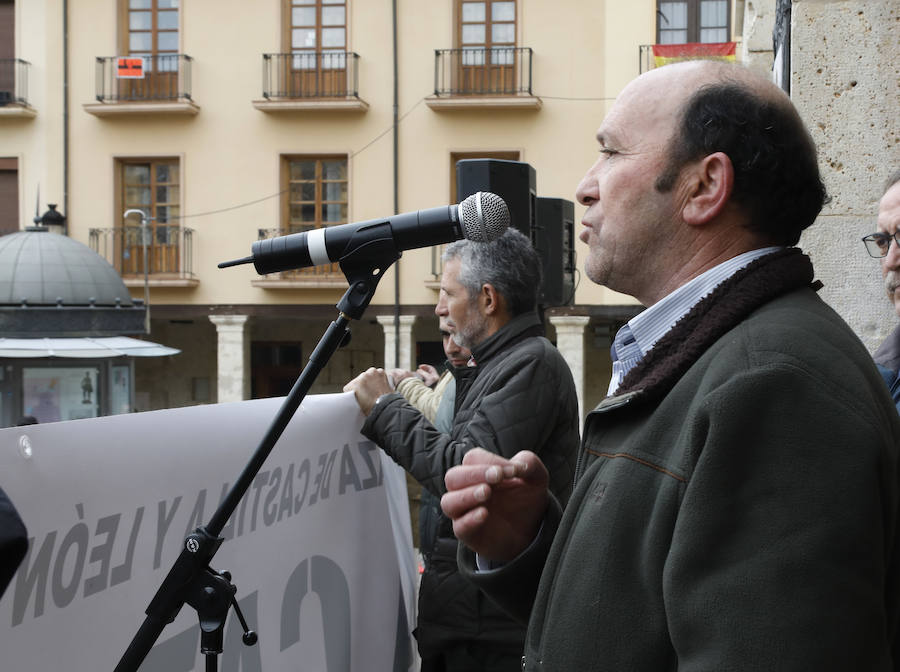 Fotos: Los Cazadores piden respeto en Palencia