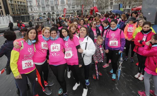 El Norte tiñe Valladolid de rosa en la II Carrera y Marcha de la Mujer