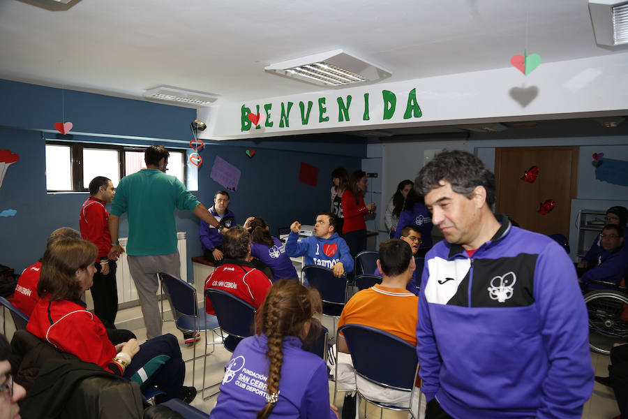 Fotos: Visita de la actriz Athenea Mata a la fundación San Cebrian