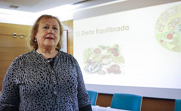 Marilourdes de Torres, durante su charla en el Colegio de Enfermería de Salamanca. 