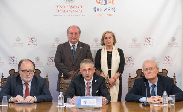 Mariano Esteban,Ricardo Rivero y Manuel Redero presentaron la nueva sesión del Aula de Debate. 