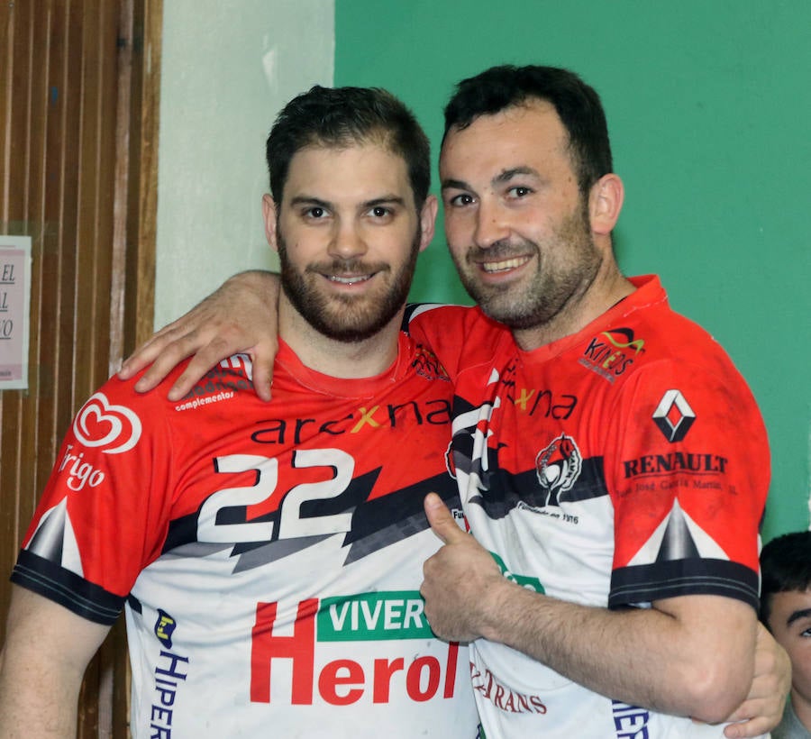 Fotos: Victoria del Balonmano Nava ante el Amenábar 29-23