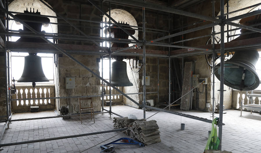 Fotos: Repique de campanas en la catedral de Palencia