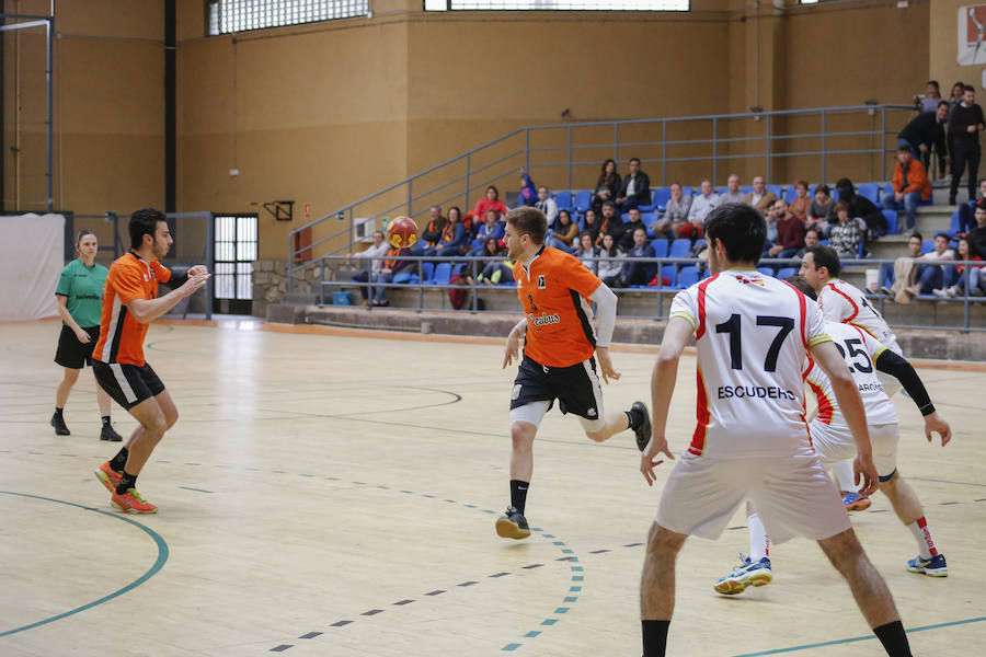 El Ecubús BM Ciudad de Salamanca encajó su segunda derrota seguida, tercera en los cuatro últimos encuentros, al perder con el BM Arroyo en el Río Tormes por un marcador de 23-28