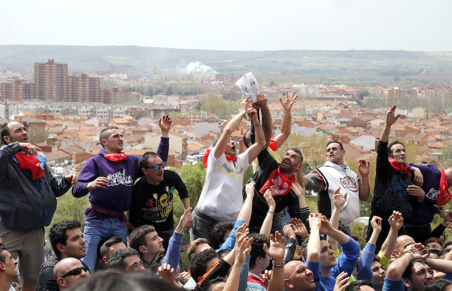 Fotos: Palencia celebra la tradicional pedrea del pan y el queso