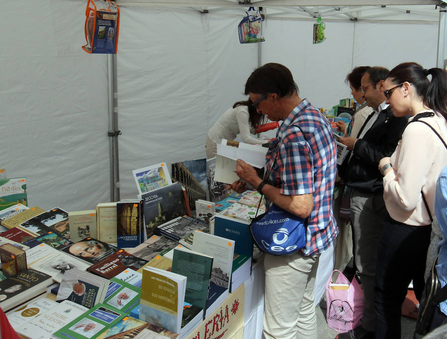 Fotos: Celebración del Día del Libro en Segovia