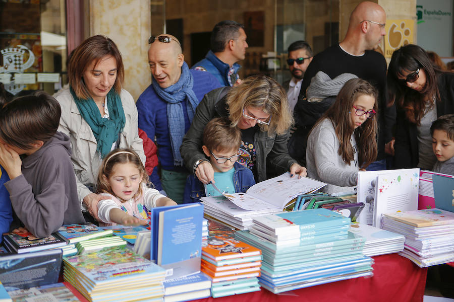 Fotos: Día del Libro en Salamanca