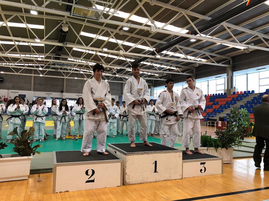 Un total de 25 judokas del Doryoku lograron subir al podio