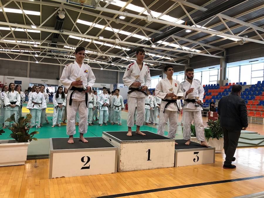 Un total de 25 judokas del Doryoku lograron subir al podio