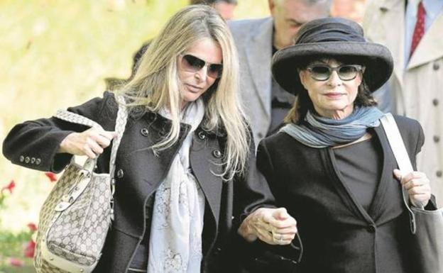 La actriz Catherine Oxemberg y su madre, la princesa Isabel de Yugoslavia. 