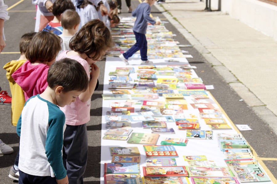 Fotos: Libros y danzas en el colegio Tello Téllez