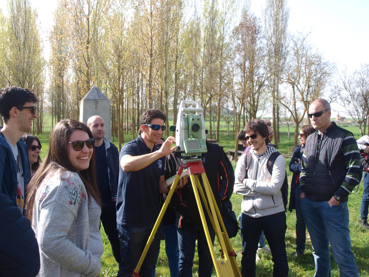 Fotos: Alumnos y profesores del IES La Merced de Valladolid participan en un proyecto de fotogrametría en la ermita del Villar en Gallegos de Hornija