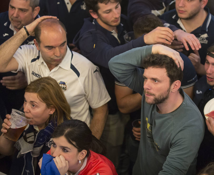 Fotos: Ambiente en los bares vallisoletanos de los equipos que han jugado la final de la Copa del Rey de rugby