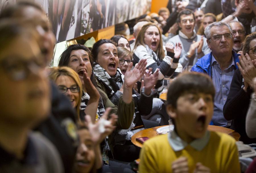 Fotos: Ambiente en los bares vallisoletanos de los equipos que han jugado la final de la Copa del Rey de rugby