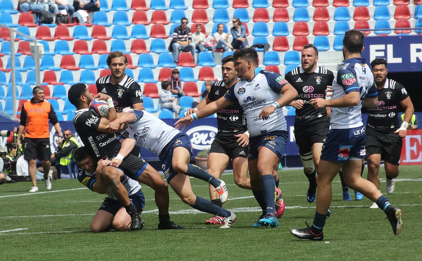 Fotos: Victoria del VRAC Quesos Entrepinares en la final de la Copa del Rey de rugby frente al Silverstorm El Salvador