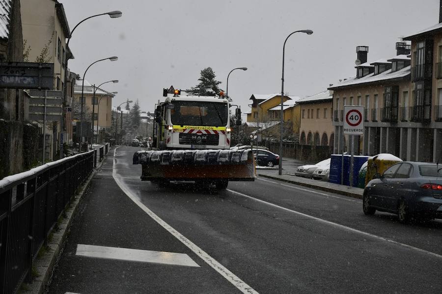 Fotos: Vuelve la nieve a Segovia