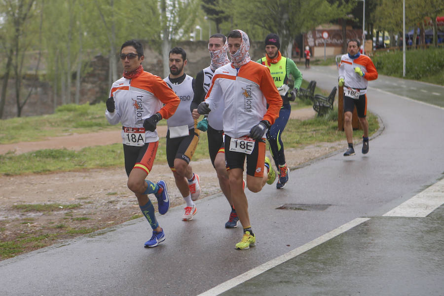 La prueba, organizada por el Club Trialón Charro, congregó a 200 participantes