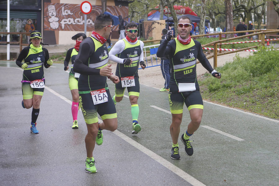 La prueba, organizada por el Club Trialón Charro, congregó a 200 participantes