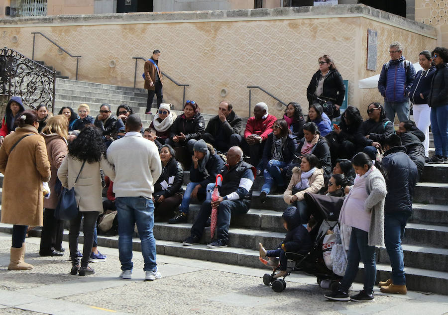 Fotos: Los turistas invaden Segovia
