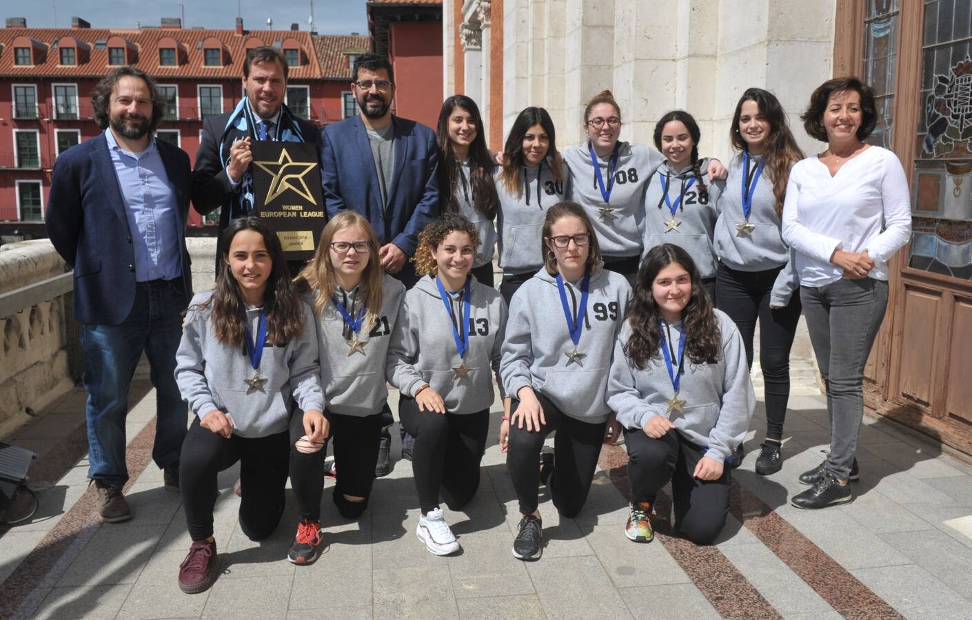 Con nueve jugadoras nacidas en Valladolid, es el primer equipo femenino local que conquista este título europeo
