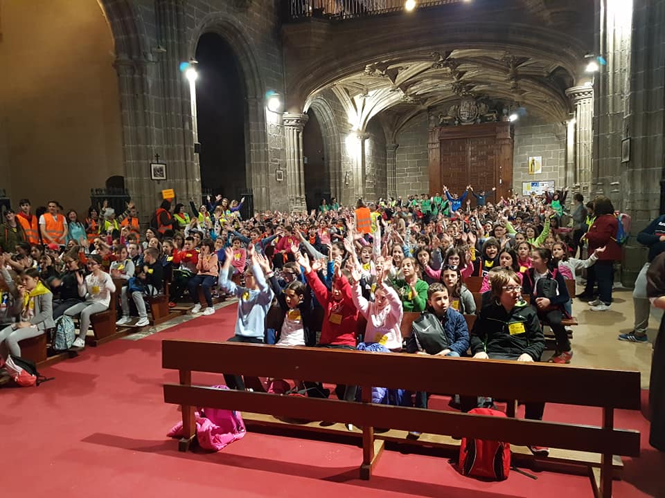 Más de cuatrocientos niños de catequesis de Comunión y Postcomunión han ganado el Jubileo este fin de semana en Ávila. La jornada comenzó en el Monasterio de Santo Tomás de la capital.