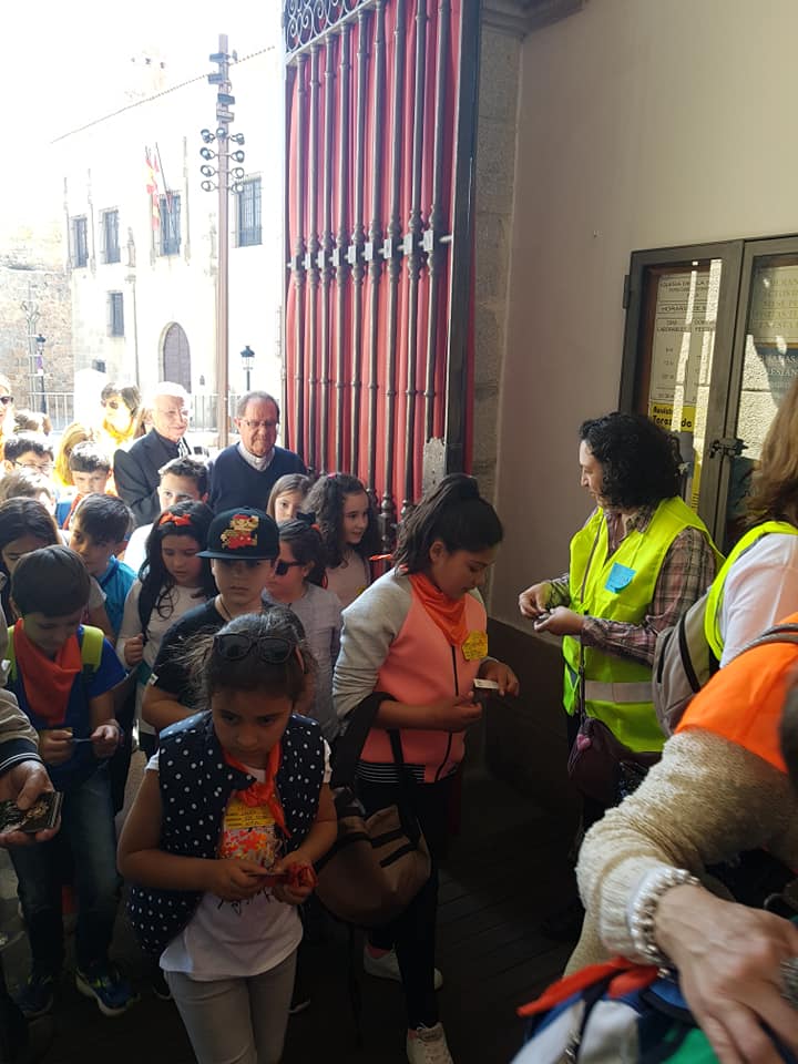Más de cuatrocientos niños de catequesis de Comunión y Postcomunión han ganado el Jubileo este fin de semana en Ávila. La jornada comenzó en el Monasterio de Santo Tomás de la capital.
