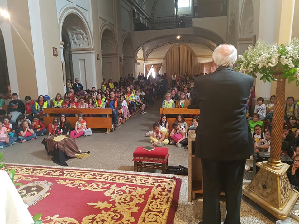 Más de cuatrocientos niños de catequesis de Comunión y Postcomunión han ganado el Jubileo este fin de semana en Ávila. La jornada comenzó en el Monasterio de Santo Tomás de la capital.