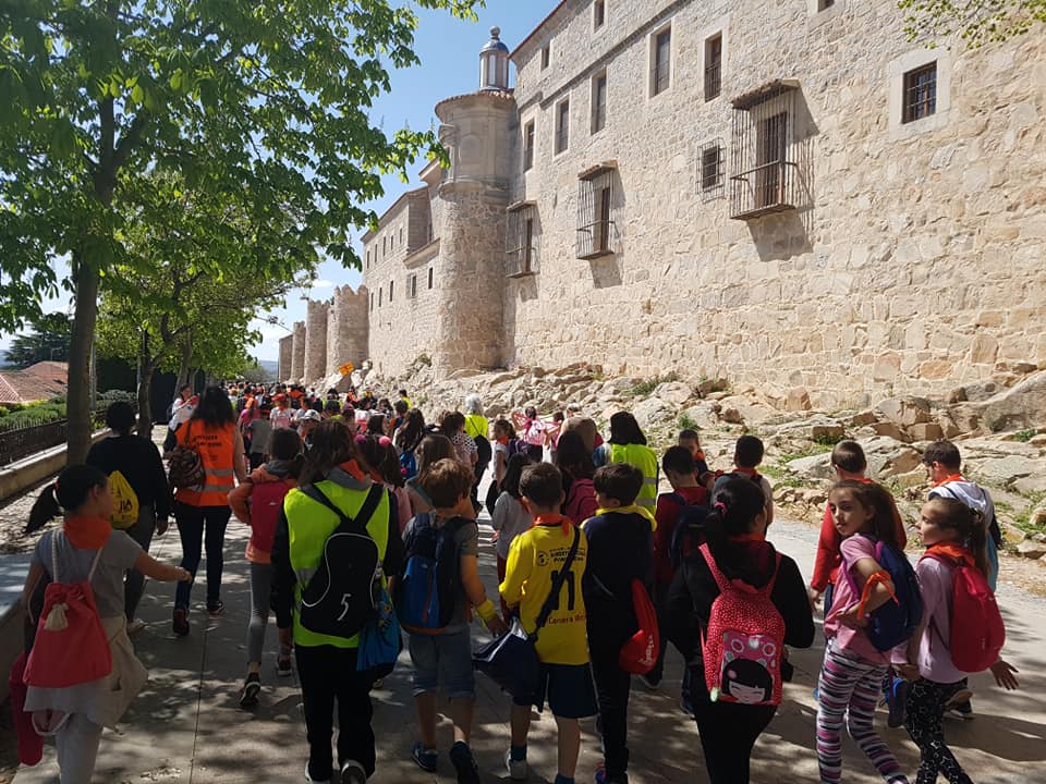 Más de cuatrocientos niños de catequesis de Comunión y Postcomunión han ganado el Jubileo este fin de semana en Ávila. La jornada comenzó en el Monasterio de Santo Tomás de la capital.