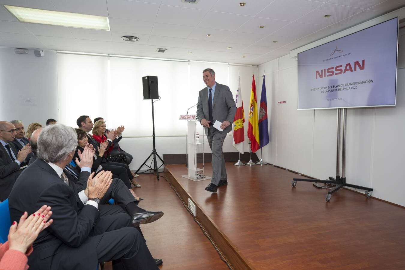 El plan contempla una inversión de 90 millones de euros, de los que la Junta de Castilla y León aportará 50 para una nave de estampación, junto a la factoría, y para un centro logístico