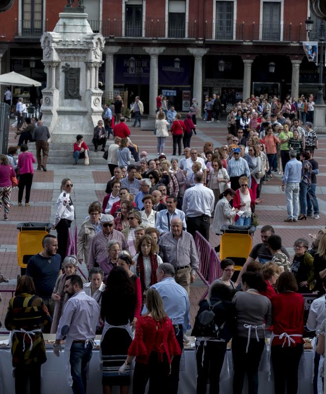 Fotos: Reparto de la Corona de San Pedro